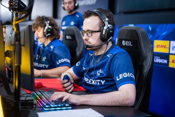 Grim рассказал как переход EliGE в Complexity повлиял на команду