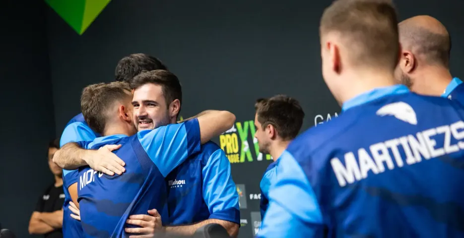 Movistar Riders разобрались с 9z на пути к четвертьфиналу EPL S18