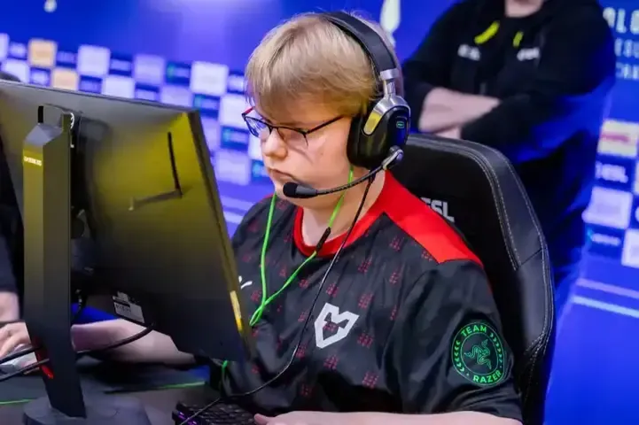 torzsi about Jimpphat: "He was born for CS."