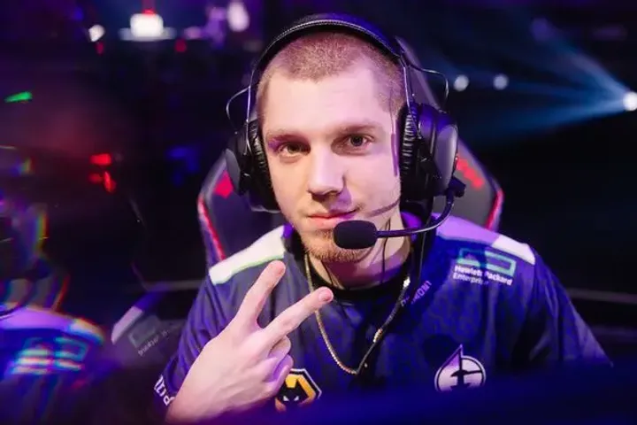 Загадкові зміни у ростері чемпіонів світу? - Гравці Evil Geniuses публікують незрозумілі фрази