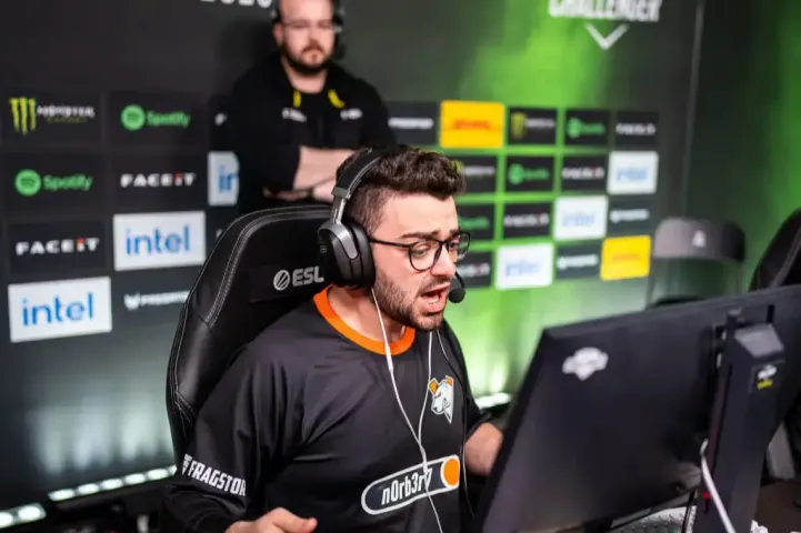 n0rb3r7 назвав тимейтів на FACEIT "дурненькими" через те, що вони розмовляли українською