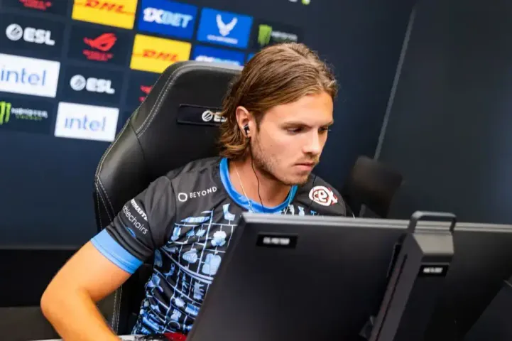 Kjaerbye's Team wins SteelSeries Invitational CS2 Legends 2023