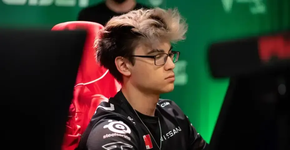 "Não sou a pessoa mais adequada para responder a essa pergunta, já que existem rumores circulando ao meu redor," comentou Twistzz sobre os rumores de sua saída da equipe