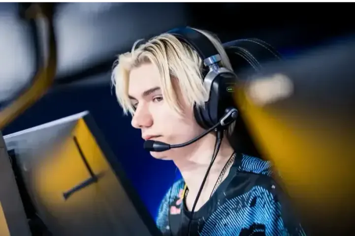 MEDIA: O w0nderful poderá substituir o s1mple na linha NAVI