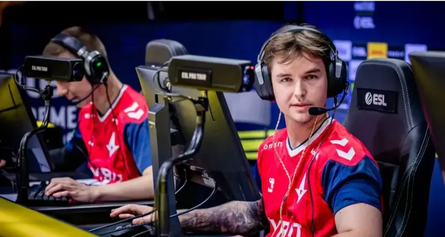 dev1ce: "I like that the AWP is not as OP, as it was in CS:GO"