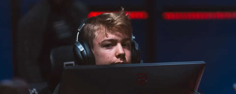Sino si MaiL09? Lahat ng impormasyon tungkol sa 16-taong-gulang na talento ng CS2 mula Sweden