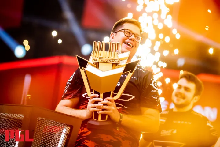 Почему FaZe проигрывают?