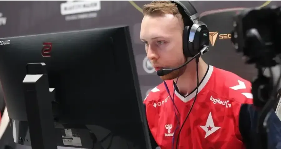 Officially: gla1ve Leaves Astralis