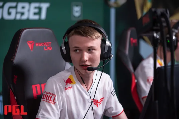 Сможет ли Heroic одолеть Sprout в стадии Play-In на IEM Cologne?
