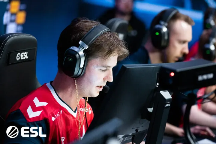 Прогноз матчу Heroic проти Astralis на BLAST Premier: Fall Final 2023