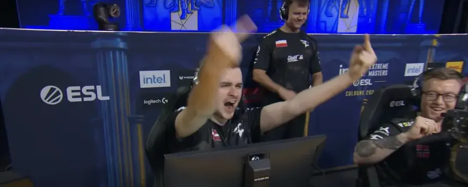 FaZe flytter broky til bænken 