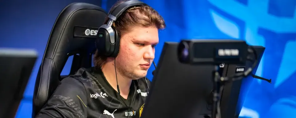FaZe Clan med s1mple spiller mod Liquid i gruppefasen af IEM Dallas 2025