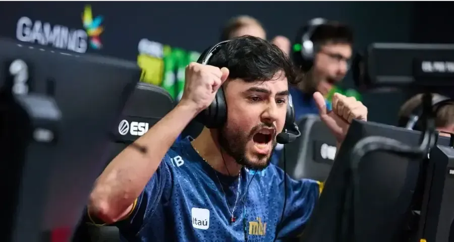 saffee comparou seus papéis na MIBR e FURIA