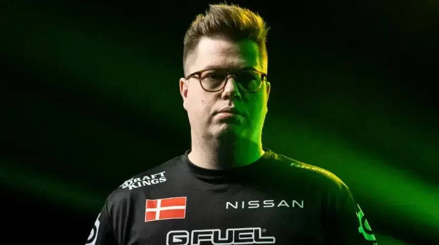 karrigan está muito contente com a entrada de frozen nos FaZe Clan.