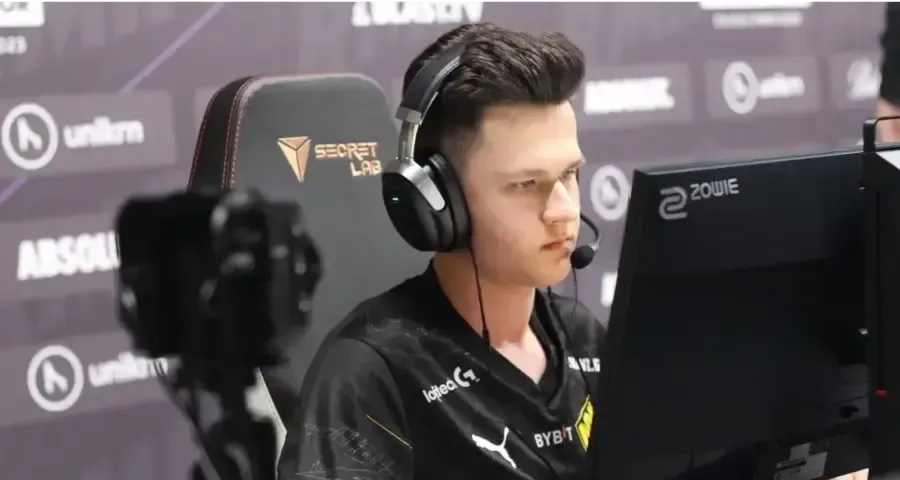 Ex-jogador do Natus Vincere se torna capitão da B8 Esports