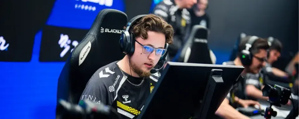ZywOo lanza su propio ratón gamer