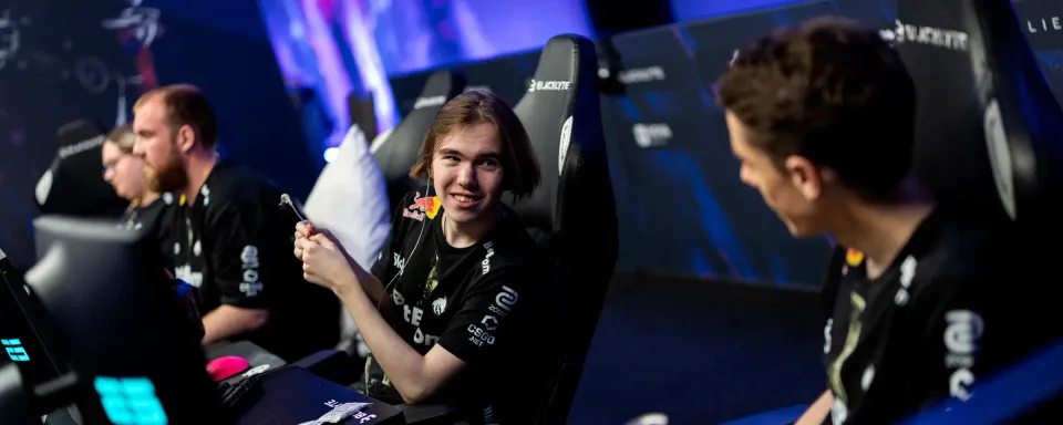 Spirit vs MOUZ - Przewidywania i Analiza Meczu - Play-offy BLAST.tv Austin Major 2025