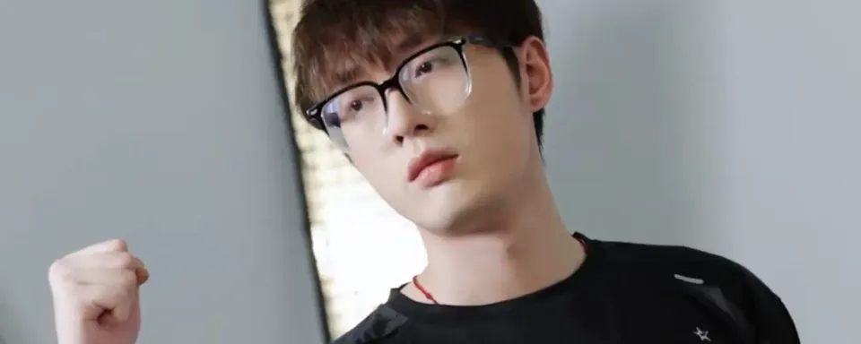 Hfmi0dzjc9z7 đổi biệt danh và gia nhập EDward Gaming