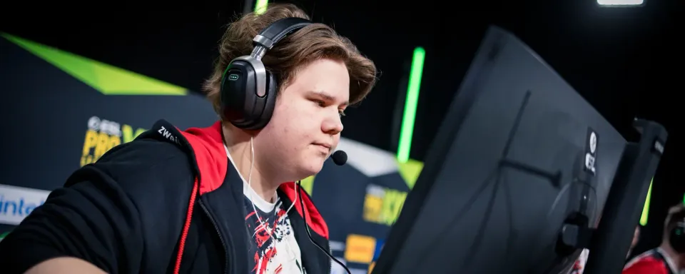 Team Spirit、17歳のzweihと正式契約