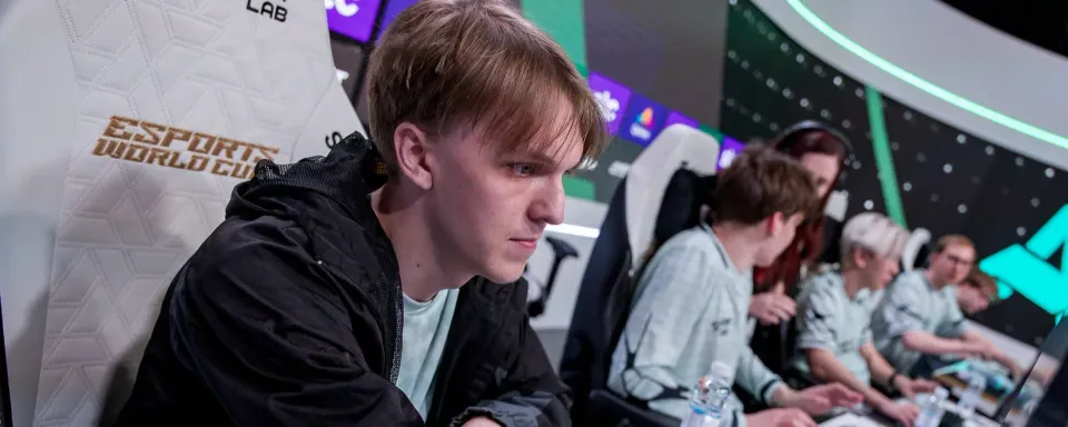 Forudsigelse og analyse af kampen mellem Aurora Gaming og Virtus.pro - Esports World Cup 2025