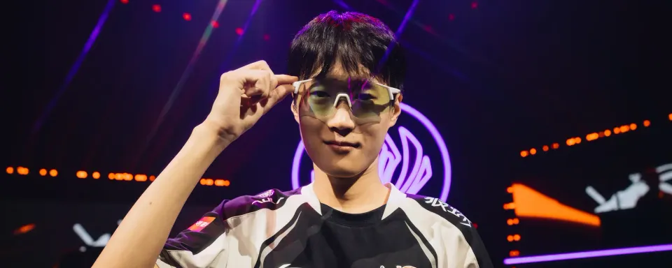 T1과의 경기 전 Shanks: "그들의 공격성을 두려워하지 않아요 — 저와 우리 팀에 대한 자신감이 가득합니다"
