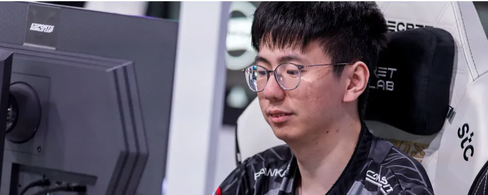 Xtreme Gaming akan menghadapi PARIVISION, sementara Team Falcons bertemu Natus Vincere untuk lolos ke playoff di Esports World Cup 2025