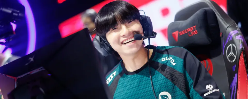 Prediksi dan Analisis Pertandingan FlyQuest vs Cloud9 - Esports World Cup 2025