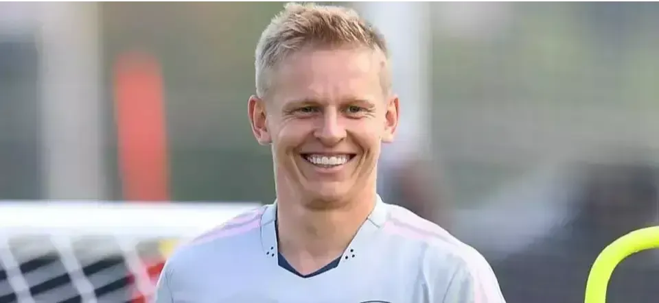 Oleksandr Zinchenko hat sich erneut im E-Sport hervorgetan und das sternenbesetzte BLEED-Team nervös gemacht