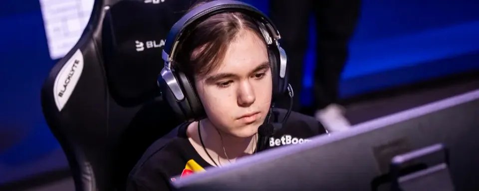 Spirit, Liquid và Virtus.pro tiến vào vòng LAN của BLAST Bounty Fall 2025
