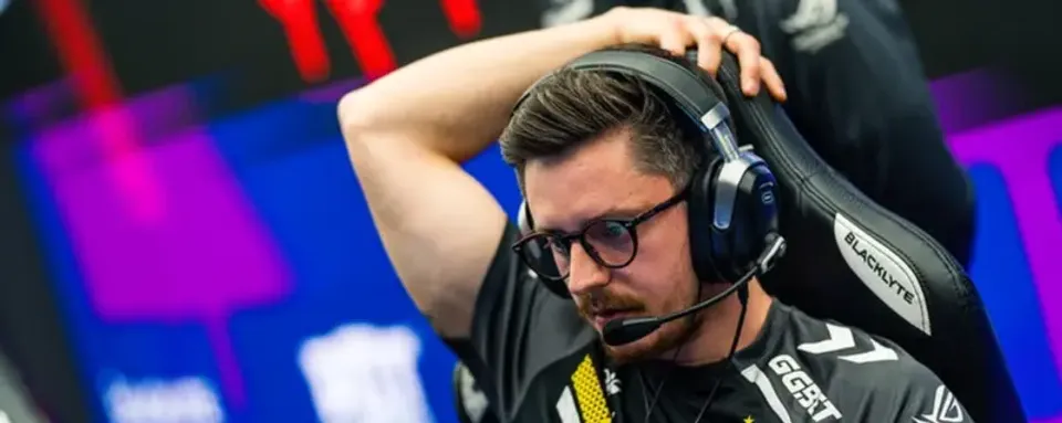 apEX Nagkabanggaan sa Analyst Dahil sa Komento kay ZywOo