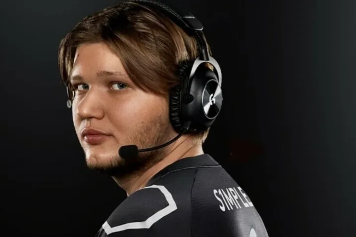 S1mple Sheds Light on His Role Within Falcons 