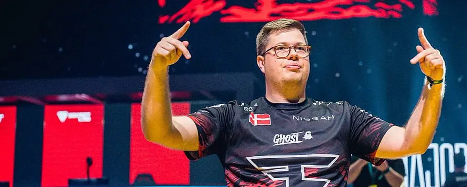 FaZe vs Aurora 경기 예측 및 분석 - e스포츠 월드컵 2025 플레이오프