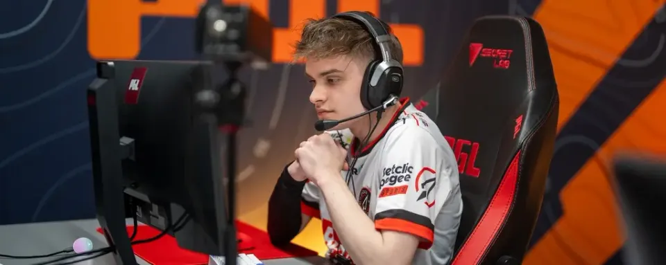 Rygter: FaZe tæt på at skrive kontrakt med 21-årige rifler jcobbb fra Betclic