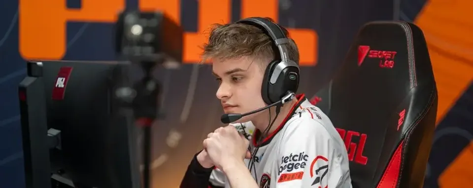 FaZeの新メンバー、jcobbbとは？
