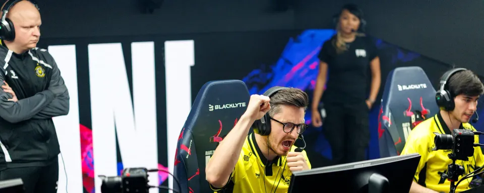 Dự đoán và Phân tích trận đấu Vitality vs FaZe - BLAST Open Fall 2025: Vòng loại kín
