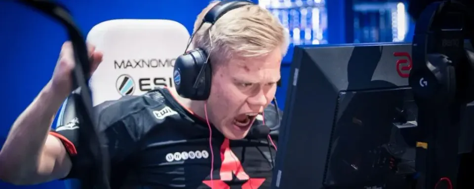 Magisk officielt erstattet stavn i Astralis