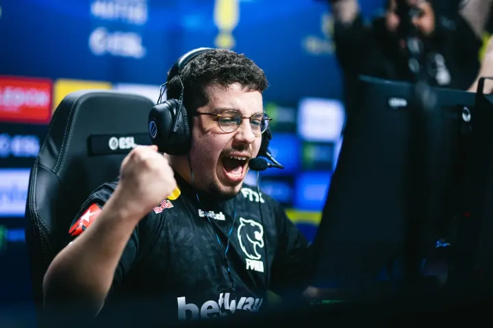 KSCERATO fala sobre o triunfo da FURIA e a pressão da comunidade após uma qualificação impecável para o Major