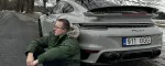 Ropz sufre accidente y destroza su Porsche en pista de carreras