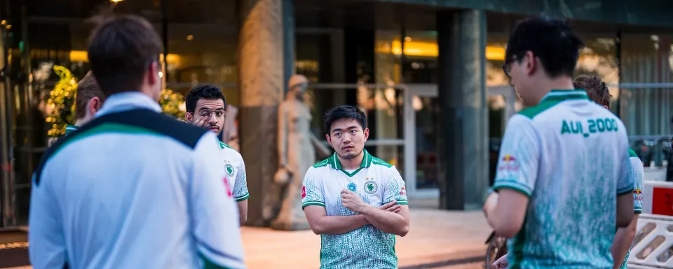 The International 2025 플레이오프 Pick'em 예측: 전문가와 선수들의 의견