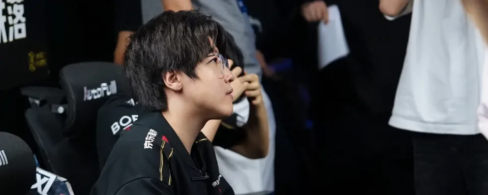 JD Gaming menewaskan EDward Gaming dalam siri tegang di LPL Split 3 2025