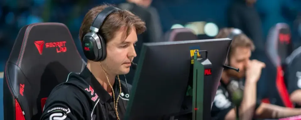 Dự đoán và Phân tích Trận đấu Virtus.pro vs Astralis - Vòng Bảng FISSURE Playground 2