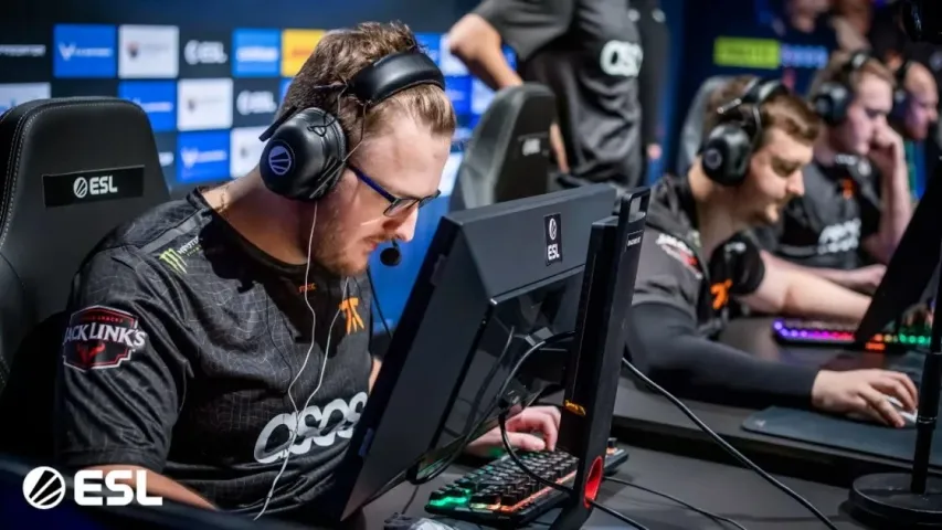 Smooya о s1mple: "Он мог доминировать, если бы не перестал играть"