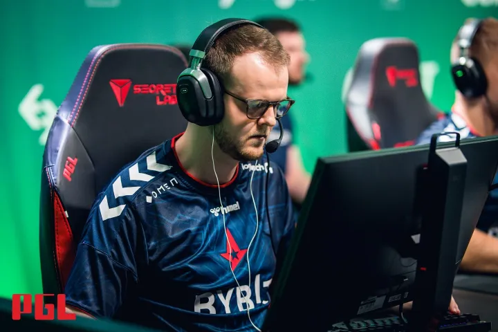 Xyp9x став асистентом тренера у MOUZ