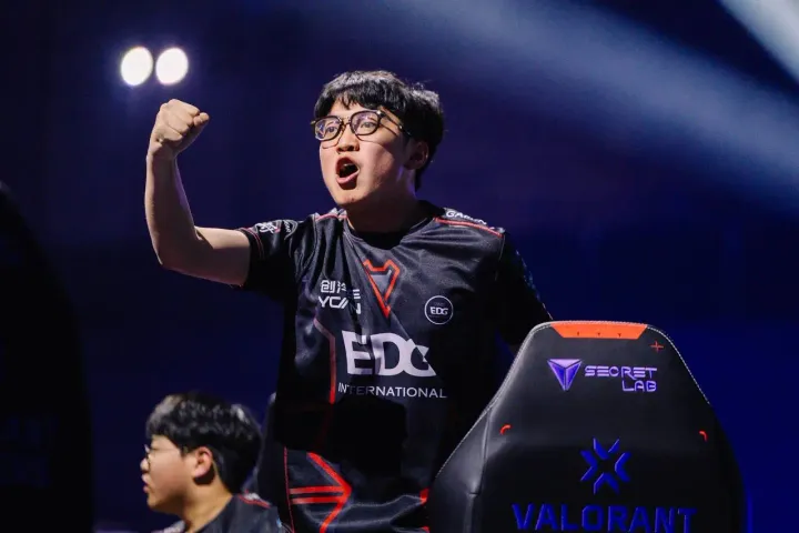 ZmjjKK from EDward Gaming: "PRX was like a mountain to us, but now we have conquered it"