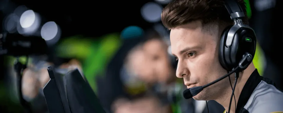 NAVI vs HOTU 경기 예측 및 분석 — ESL Pro League Season 22