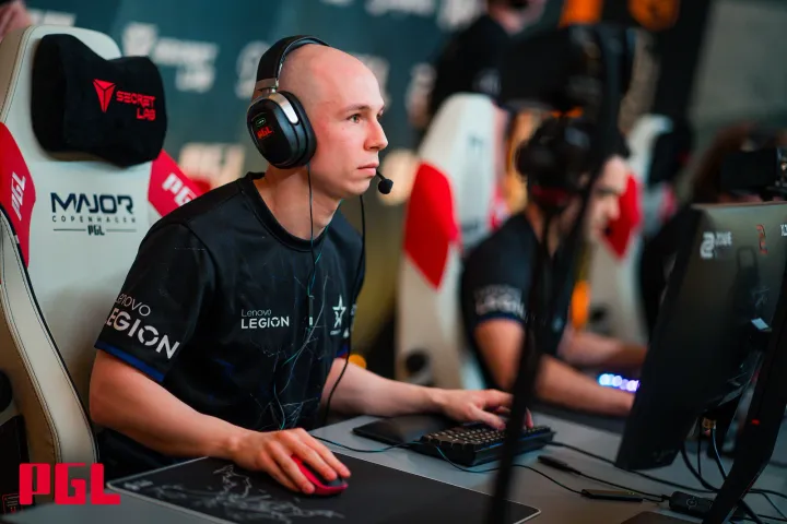 EliGE e Complexidade: Um testemunho de resiliência no PGL Major