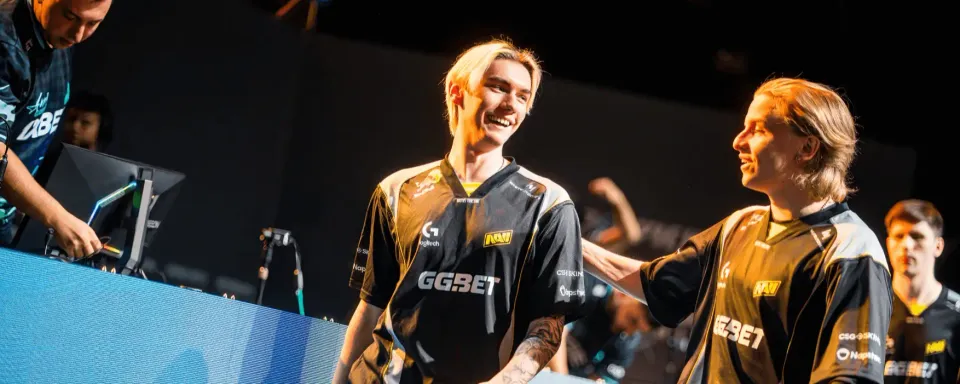 NAVI đánh bại Aurora, tiến vào vòng Playoffs của Thunderpick World Championship 2025