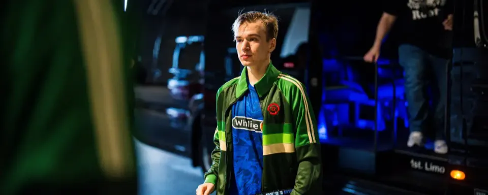 Pure~ mencapai 17,000 MMR dan menjadi kedua dalam tangga Eropah Dota 2