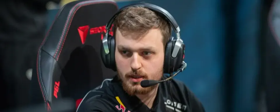 Prédiction et analyse du match Astralis vs B8 - Phase de groupes PGL Masters Bucarest 2025