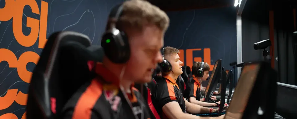 GamerLegion spiller mod Fnatic, mens Aurora møder SAW ved PGL Masters Bukarest 2025